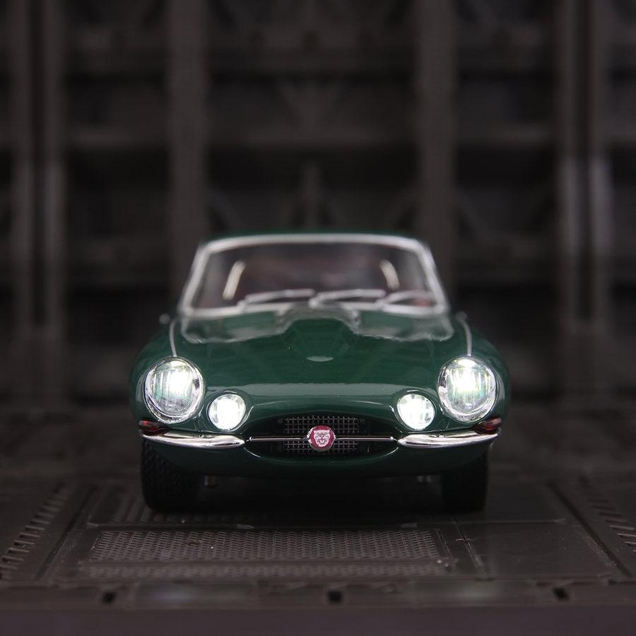 1: 24 simulation Jaguar E-Type - огляд і ціна Car Care